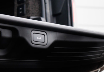 Подержанный автомобиль Land Rover Range Rover 2018 года (40 фото)