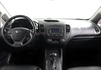 Подержанный автомобиль Kia Cerato Sedan 2015 года (6 фото)