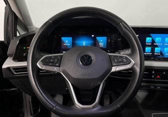 Подержанный автомобиль Volkswagen Golf Hatchback 2020 года (7 фото)