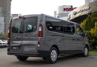 Подержанный автомобиль Renault Trafic 2019 года (5 фото)