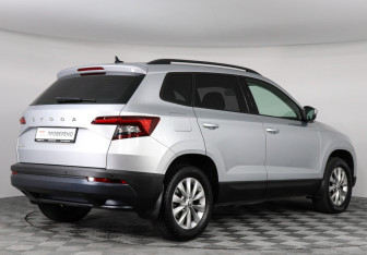 Подержанный автомобиль Skoda Karoq 2020 года (5 фото)