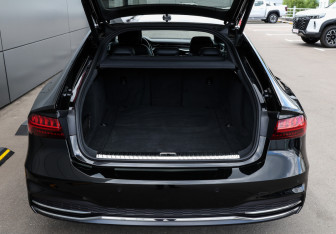 Подержанный автомобиль Audi A7 2019 года (10 фото)