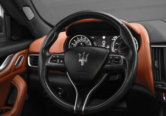 Подержанный автомобиль Maserati Levante 2021 года (16 фото)