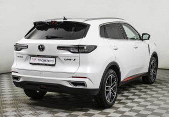 Подержанный автомобиль Changan UNI-S 2024 года (5 фото)