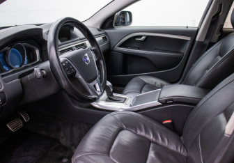 Подержанный автомобиль Volvo XC70 2012 года (10 фото)