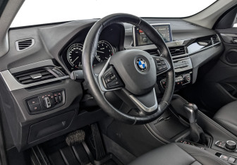 Подержанный автомобиль BMW X1 2022 года (15 фото)