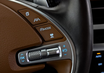 Подержанный автомобиль Genesis G80 2021 года (29 фото)