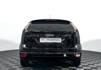 Подержанный автомобиль Ford Focus Hatchback 2010 года (6 фото)