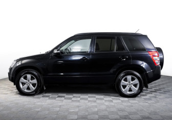 Подержанный автомобиль Suzuki Grand Vitara 2010 года (8 фото)