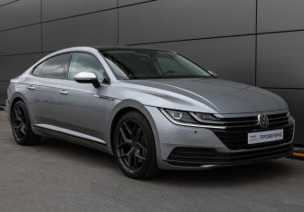 Подержанный автомобиль Volkswagen Arteon 2019 года (3 фото)