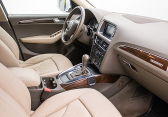 Подержанный автомобиль Audi Q5 2010 года (9 фото)