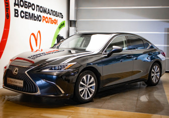 Подержанный автомобиль Lexus ES 2020 года (3 фото)