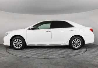 Подержанный автомобиль Toyota Camry Sedan 2012 года (8 фото)