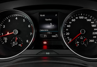 Подержанный автомобиль Volkswagen Passat Sedan 2018 года (16 фото)