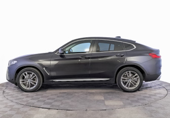 Подержанный автомобиль BMW X4 2021 года (8 фото)