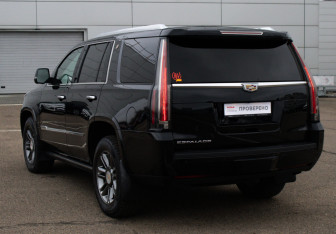Подержанный автомобиль Cadillac Escalade Suv 2016 года (7 фото)