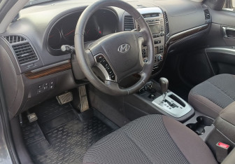 Подержанный автомобиль Hyundai Santa Fe 2010 года (15 фото)