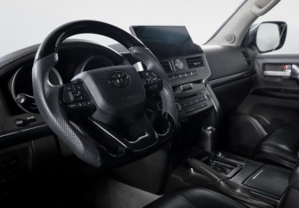 Подержанный автомобиль Toyota Land Cruiser Suv 2007 года (14 фото)