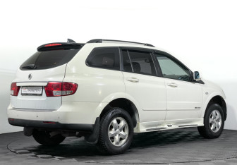Подержанный автомобиль SsangYong Kyron 2010 года (5 фото)