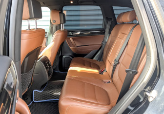 Подержанный автомобиль Volkswagen Touareg 2013 года (12 фото)