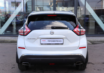 Подержанный автомобиль Nissan Murano Suv 2021 года (5 фото)