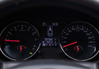 Подержанный автомобиль Nissan Qashqai 2010 года (12 фото)
