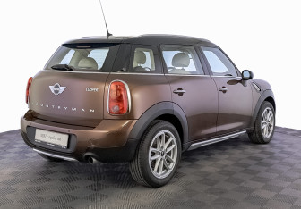 Подержанный автомобиль MINI Countryman 2015 года (5 фото)