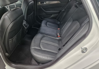 Подержанный автомобиль Hyundai Sonata 2019 года (18 фото)
