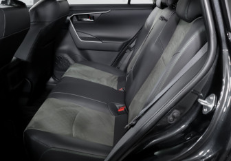 Новый Toyota RAV4 2025 (10 фото)