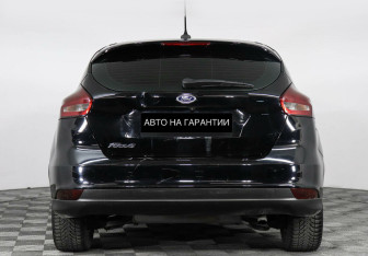 Подержанный автомобиль Ford Focus Hatchback 2019 года (4 фото)