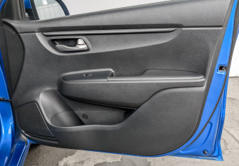 Подержанный автомобиль Kia Rio Sedan 2018 года (23 фото)