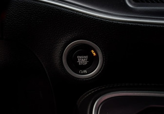 Подержанный автомобиль Dodge Challenger 2020 года (14 фото)