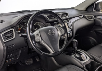 Подержанный автомобиль Nissan Qashqai 2014 года (15 фото)