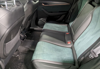 Подержанный автомобиль Geely Monjaro 2023 года (17 фото)