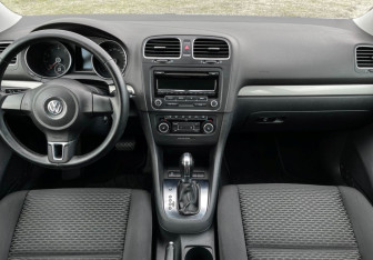 Подержанный автомобиль Volkswagen Golf Hatchback 2012 года (12 фото)
