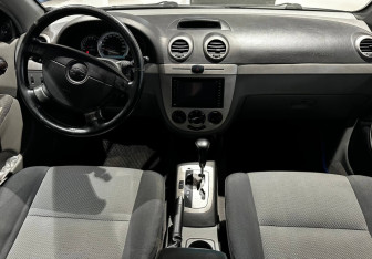 Подержанный автомобиль Chevrolet Lacetti Hatchback 2012 года (10 фото)