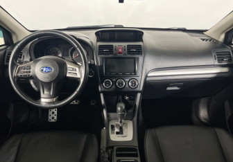 Подержанный автомобиль Subaru XV 2014 года (12 фото)