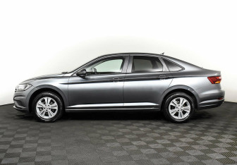 Подержанный автомобиль Volkswagen Jetta Sedan 2020 года (3 фото)