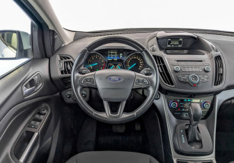 Подержанный автомобиль Ford Kuga 2017 года (21 фото)