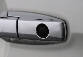 Подержанный автомобиль Honda N-WGN 2015 года (14 фото)