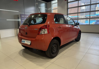 Подержанный автомобиль Toyota Yaris Hatchback 2007 года (4 фото)