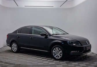 Подержанный автомобиль Volkswagen Passat Sedan 2011 года (3 фото)