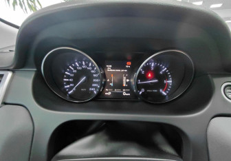 Подержанный автомобиль Land Rover Discovery Sport 2015 года (11 фото)