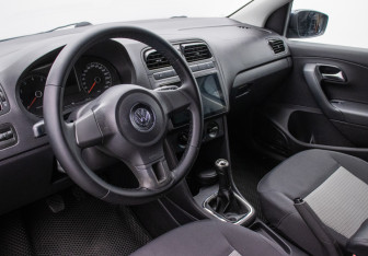 Подержанный автомобиль Volkswagen Polo Sedan 2011 года (9 фото)