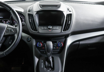 Подержанный автомобиль Ford Kuga 2017 года (8 фото)