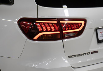 Подержанный автомобиль Kia Sorento 2018 года (25 фото)