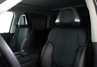 Подержанный автомобиль Infiniti QX80 2024 года (17 фото)