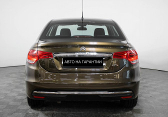 Подержанный автомобиль Citroen C4 Sedan 2018 года (6 фото)