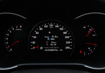 Подержанный автомобиль Kia Sorento 2014 года (17 фото)