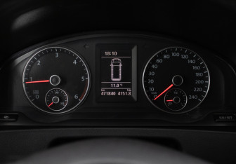 Подержанный автомобиль Volkswagen Caravelle 2010 года (13 фото)